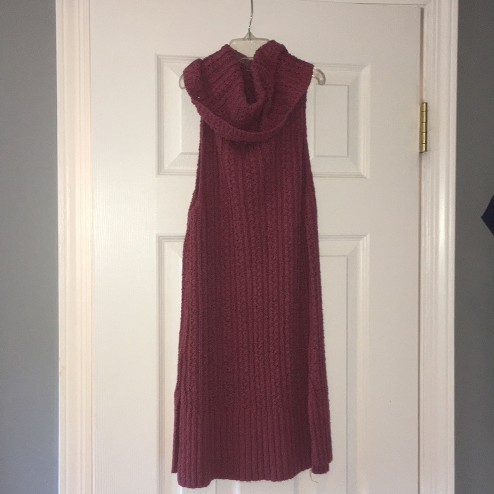 Sleeveless long sweater